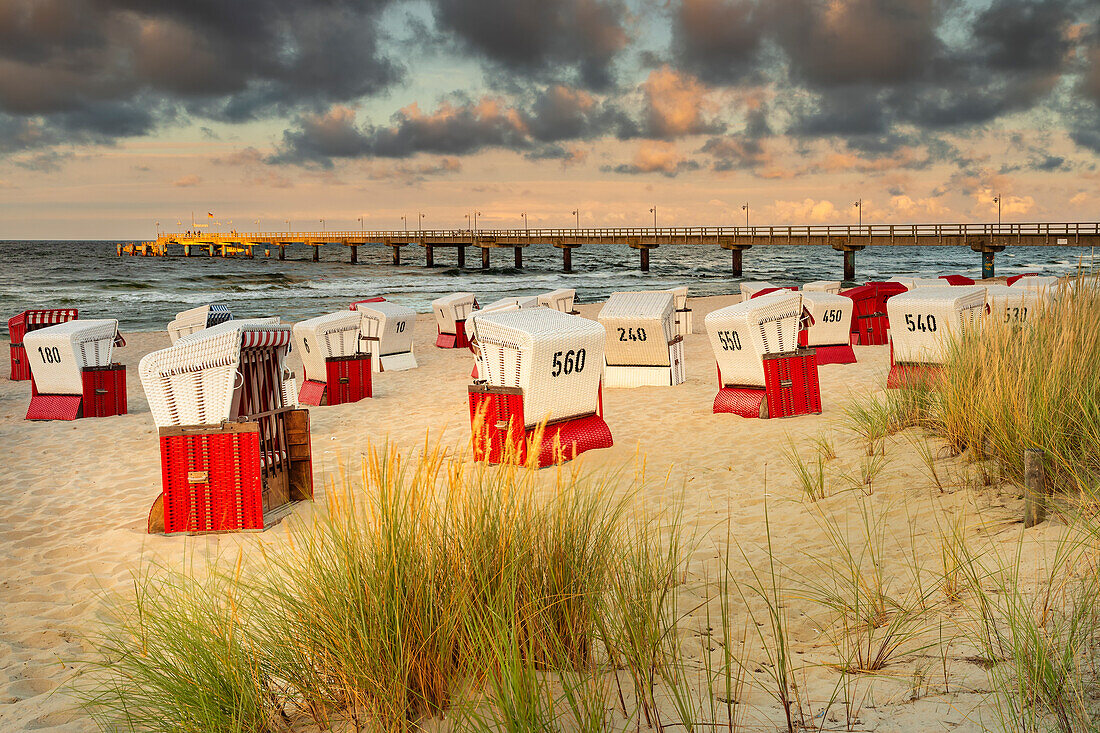 Beach chairs and pier on the beach of Bansin, Usedom Island, Baltic Sea, Mecklenburg-Western Pomerania, Germany, Europe