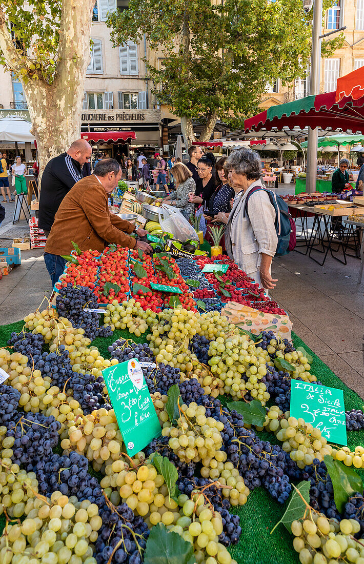 Market at Aix-en-Provence, Bouches-du-Rhone, Provence-Alpes-Cote d'Azur, France, Western Europe