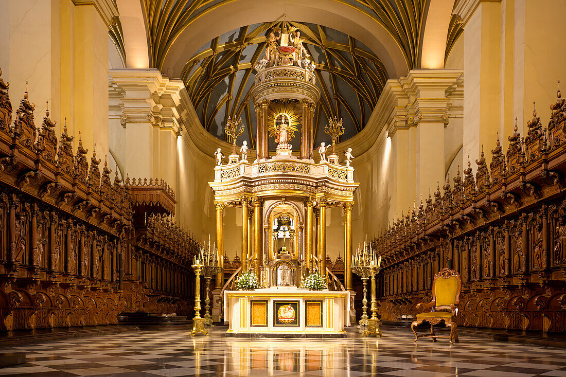 Hauptaltar und Chor, Metropolitan-Basilika der Kathedrale von Lima, Lima, Peru, Südamerika