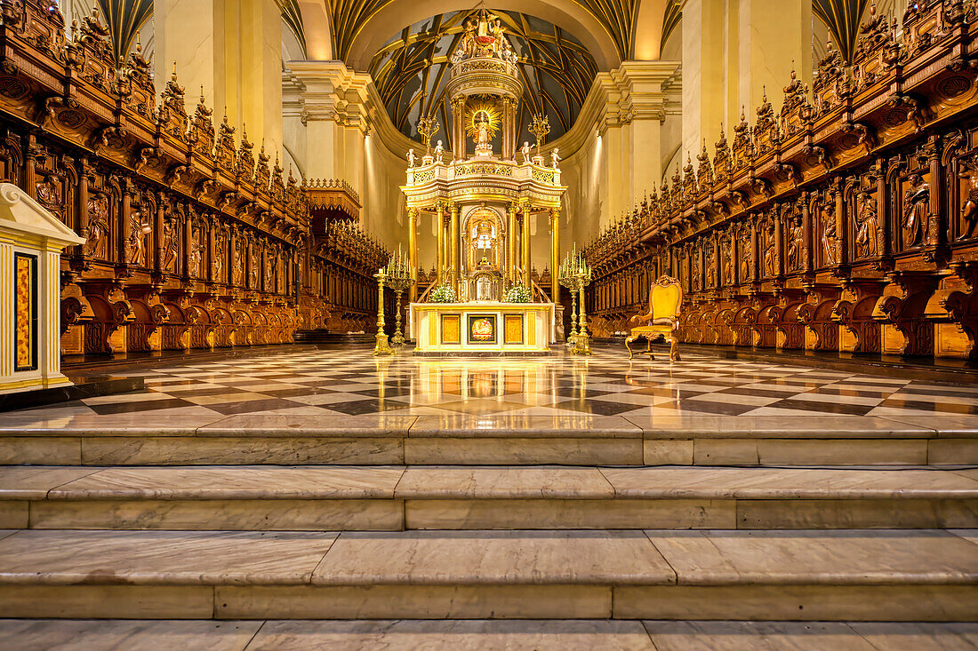 Hauptaltar und Chor, Basilika der Metropolitankathedrale von Lima, Lima, Peru, Südamerika