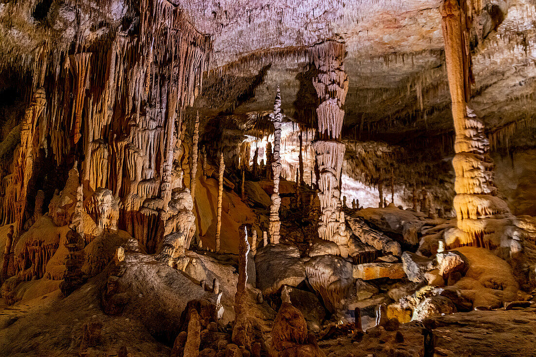 Stalactites and stalagmites, Drach caves, Porto Christo, Mallorca, Balearic Islands, Spain, Mediterranean, Europe