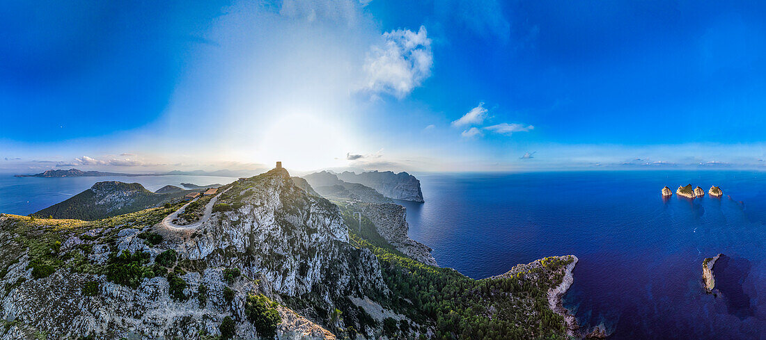 Panoramaluftaufnahme der Halbinsel Formentor, Mallorca, Balearen, Spanien, Mittelmeer, Europa