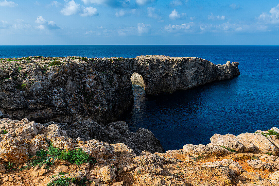 Natürlicher Bogen, Pont d'en Gil, Menorca, Balearische Inseln, Spanien, Mittelmeer, Europa