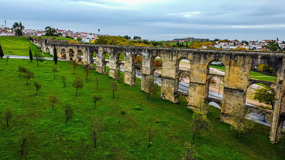 Aerial of the Aqueduct of Elvas (Amoreira Aqueduct), UNESCO World Heritage Site, Elvas, Alentejo, Portugal, Europe