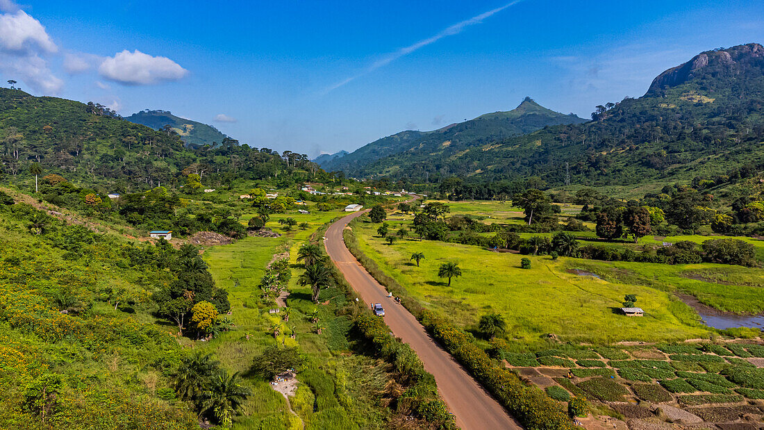 Luftaufnahme der Berglandschaft um Man, Elfenbeinküste, Westafrika, Afrika