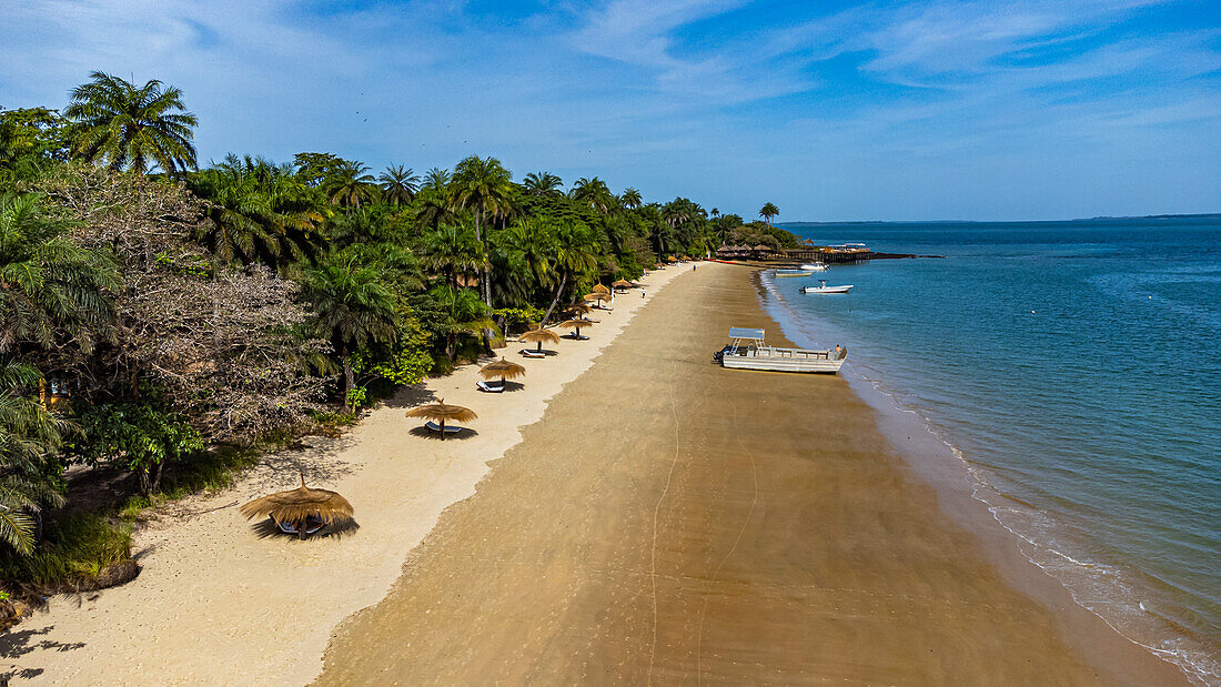 Luftaufnahme eines Sandstrandes auf der Insel Rubane, Bijagos-Archipel, Guinea Bissau, Westafrika, Afrika