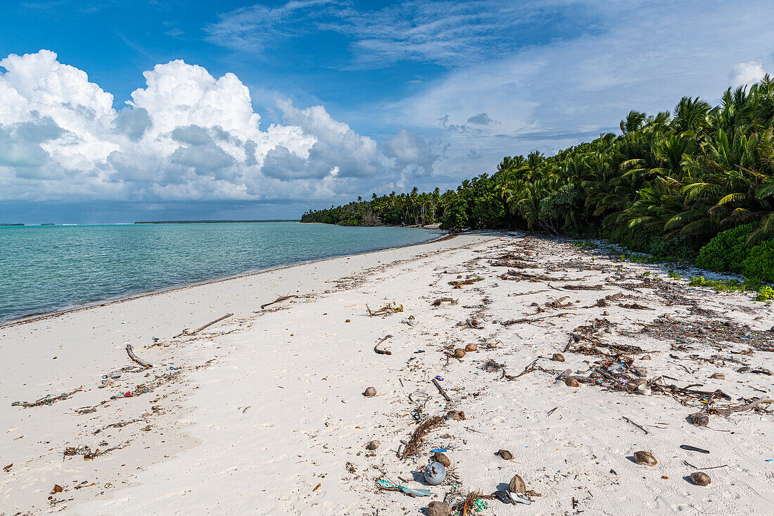 White sand beach on a little islet, Cocos (Keeling) Islands, Australian Indian Ocean Territory, Australia, Indian Ocean