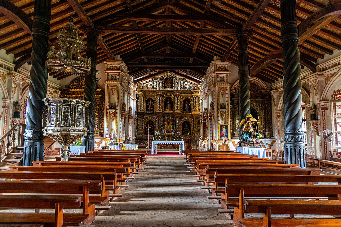 Innenraum der Mission San Rafael de Velasco, Jesuitenmissionen von Chiquitos, UNESCO-Weltkulturerbe, Departement Santa Cruz, Bolivien, Südamerika