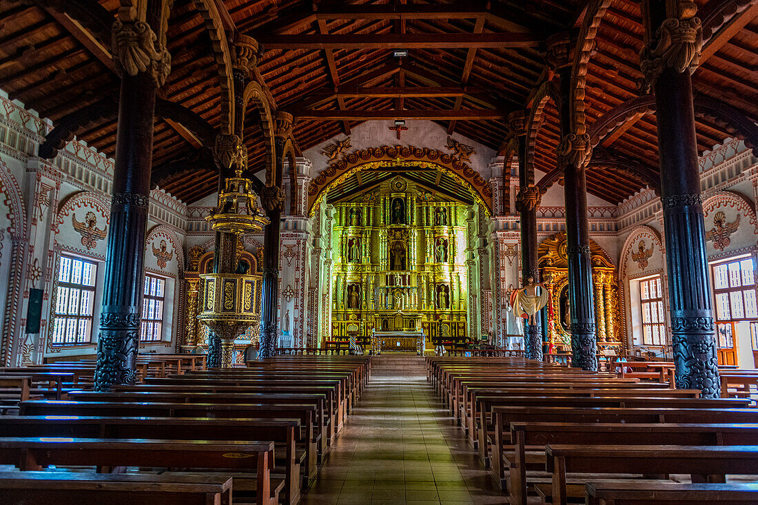 Innenraum der Mission San Ignacio de Velasco, Jesuitenmissionen von Chiquitos, Departement Santa Cruz, Bolivien, Südamerika