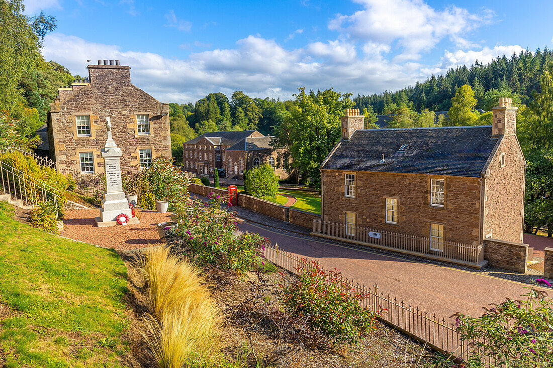 Robert Owens Haus und Kriegsdenkmal, New Lanark, UNESCO-Weltkulturerbe, Lanarkshire, Schottland, Vereinigtes Königreich, Europa