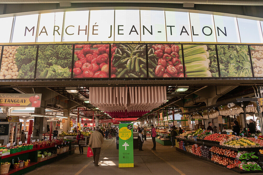 Ausgestellte regionale Produkte auf dem Jean-Talon-Markt (Marche Jean-Talon), Montreal, Quebec, Kanada, Nordamerika