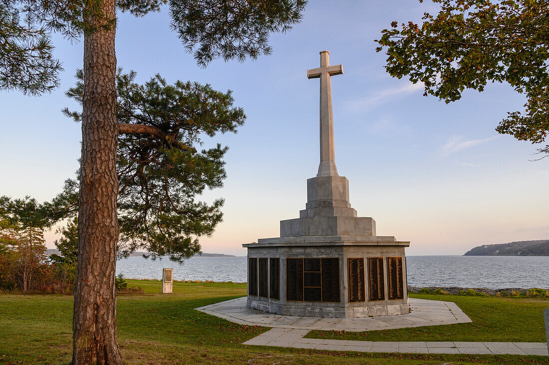 Marine-Ehrenmal im Point Pleasant Park bei Sonnenuntergang, Halifax, Neuschottland, Kanada, Nordamerika