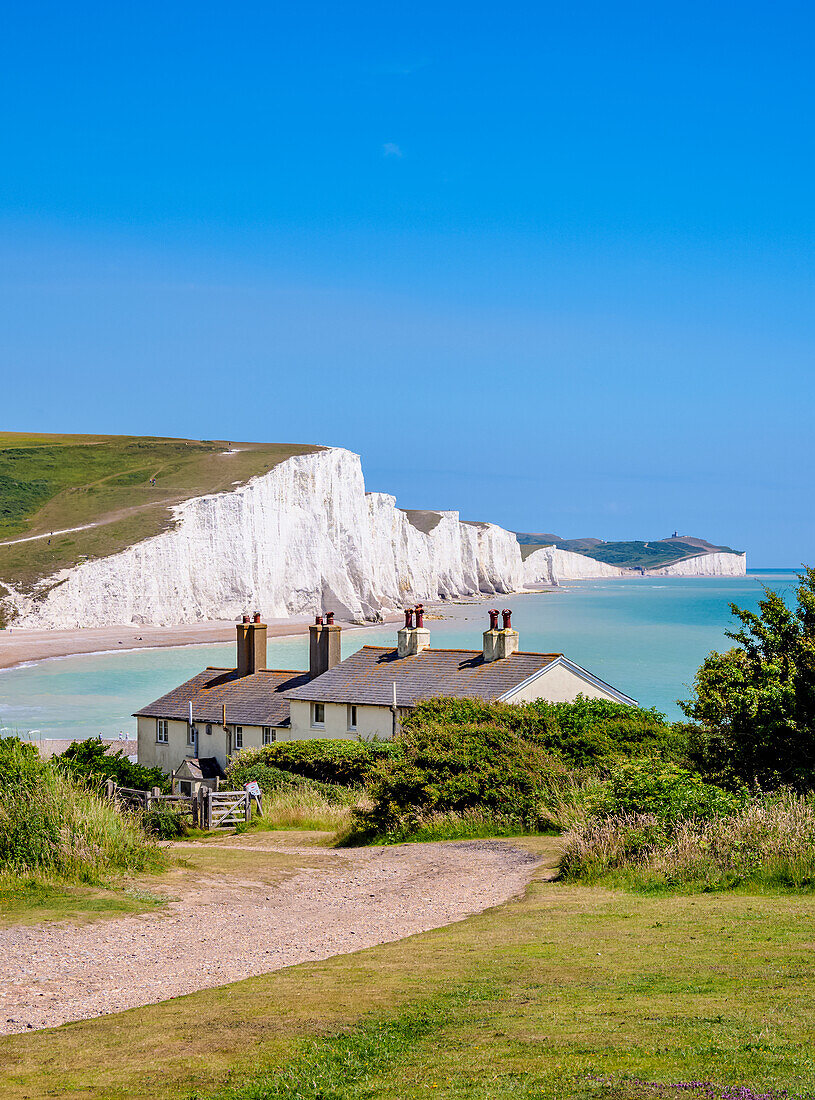 Coastguard Cottages and Seven Sisters Cliffs, Cuckmere Haven, South Downs National Park, East Sussex, England, United Kingdom, Europe