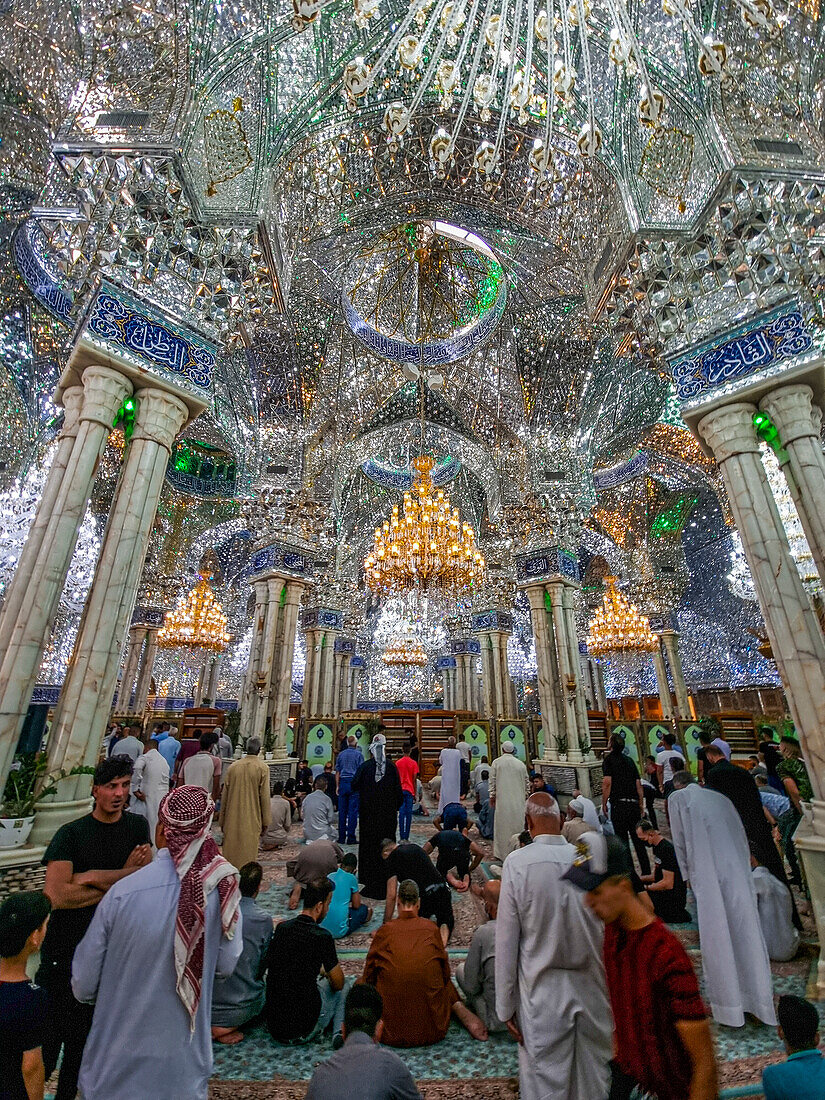 Innenraum des Heiligen Schreins des Imam Hossain, Karbala, Irak, Naher Osten