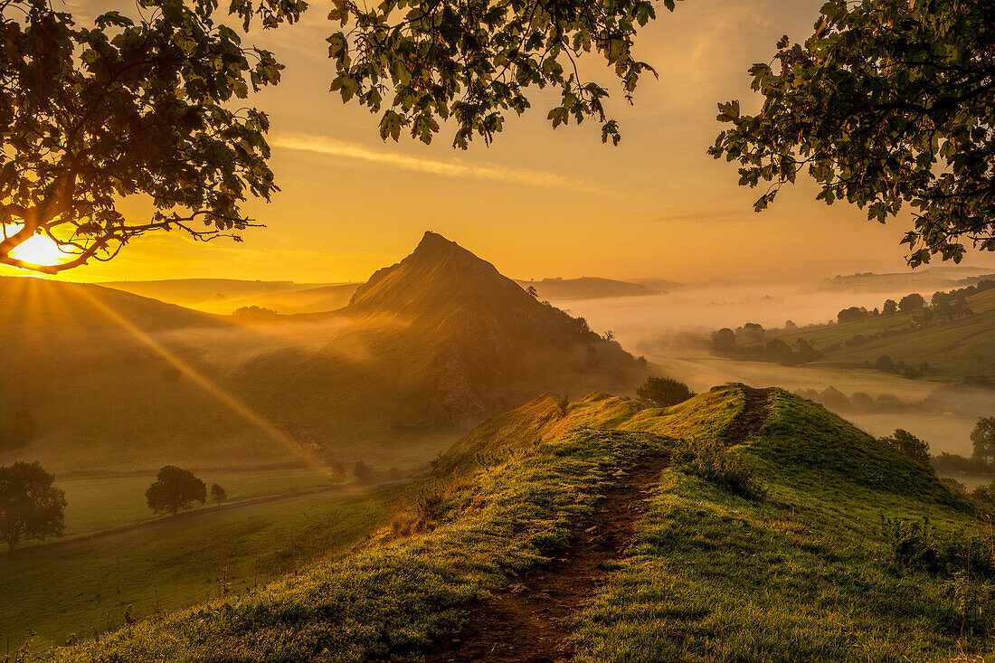 Parkhouse Hill sunrise with atmospheric morning, Peak District National Park, Derbyshire, England, United Kingdom, Europe