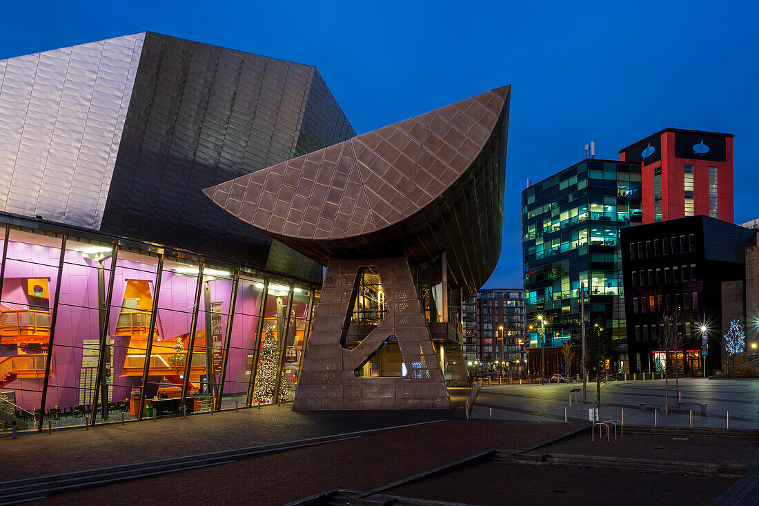 The Lowry Theatre bei Nacht, Salford Quays, Manchester, England, Vereinigtes Königreich, Europa