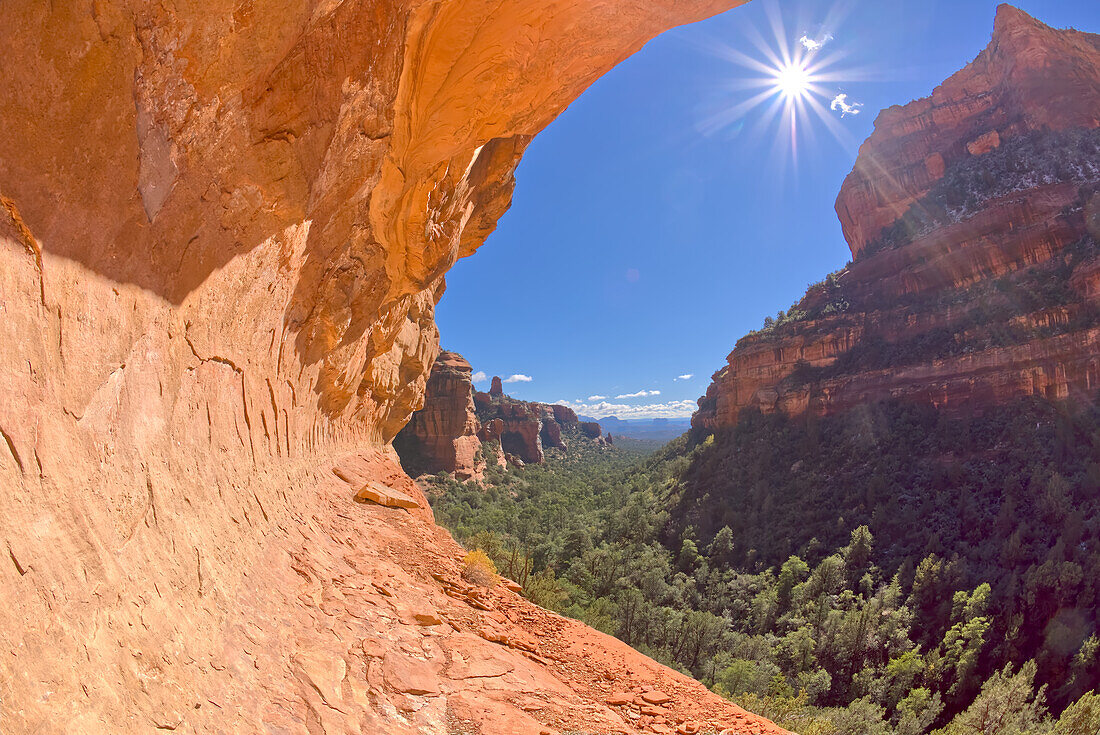 Blick auf den Fay Canyon in Sedona vom Ende des Weges aus, Arizona, Vereinigte Staaten von Amerika, Nordamerika