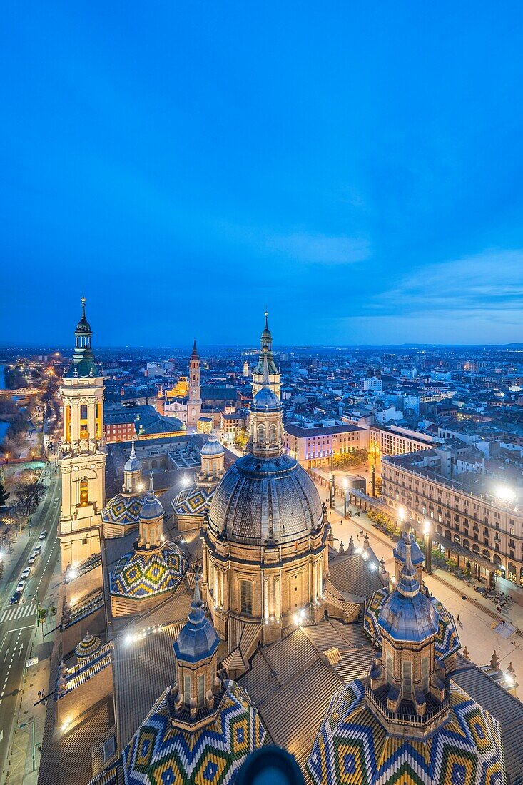 Blick von der Basilika Unserer Lieben Frau von der Säule, Zaragoza, Aragonien, Spanien, Europa