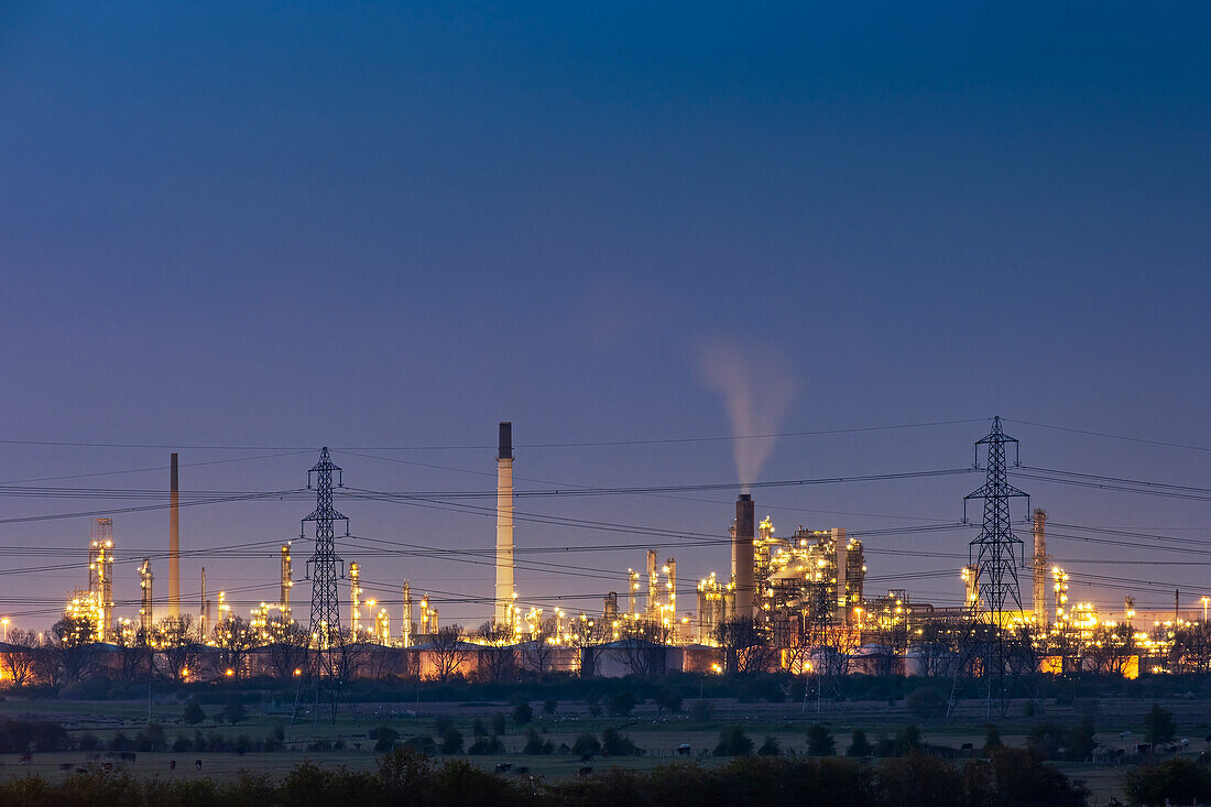 Stanlow Oil Refinery at night, near Ellesmere Port, Cheshire, England, United Kingdom, Europe