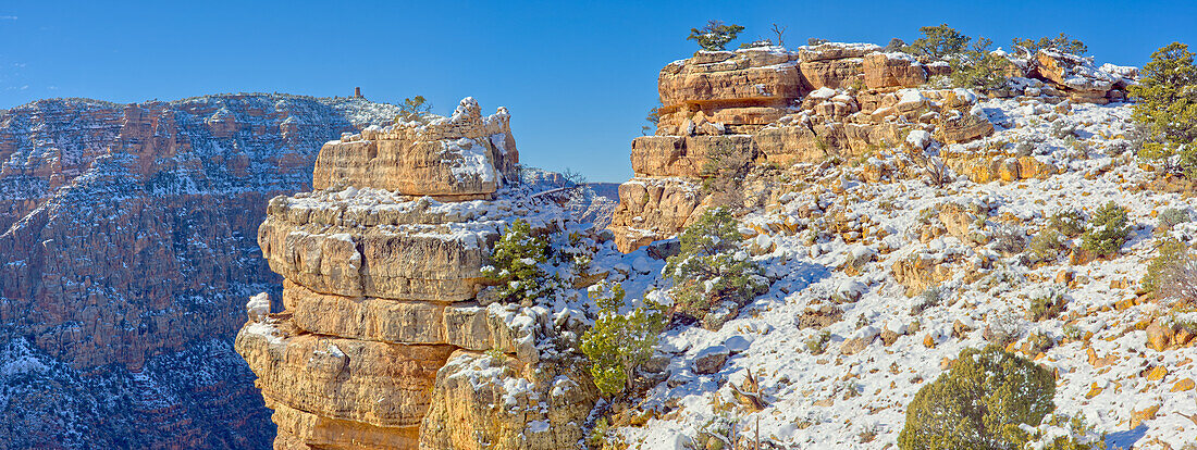 Alte indianische Ruinen auf einer kleinen Felseninsel gleich links von der Mitte entlang der Palisaden der Wüste am Grand Canyon, UNESCO-Weltnaturerbe, Arizona, Vereinigte Staaten von Amerika, Nordamerika