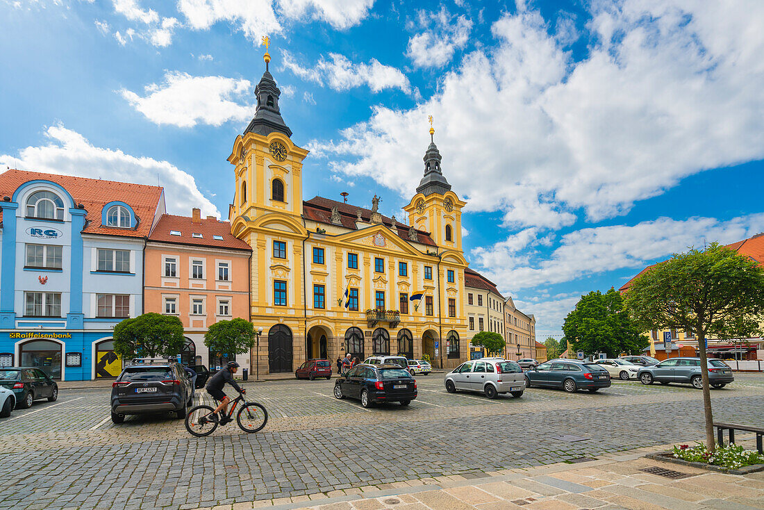 Rathaus von Pisek auf der Velke namesti, Pisek, Südböhmische Region, Tschechische Republik (Tschechien), Europa