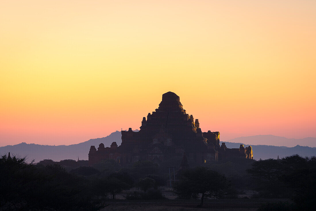 Dhammayangyi-Tempel in der Abenddämmerung, Bagan (Pagan), UNESCO-Welterbestätte, Myanmar (Burma), Asien