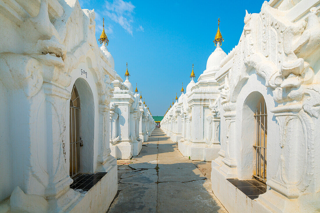 Kuthodaw Pagoda, Mandalay, Myanmar (Burma), Asia