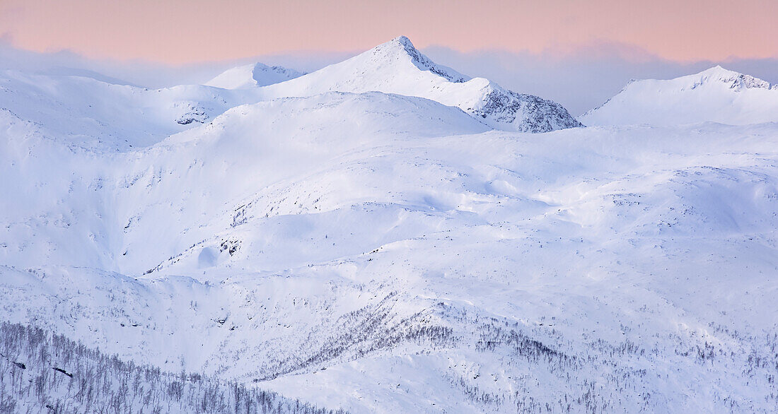 Skredfloget Berg im Winter, Senja, Troms og Finnmark, Norwegen, Skandinavien, Europa