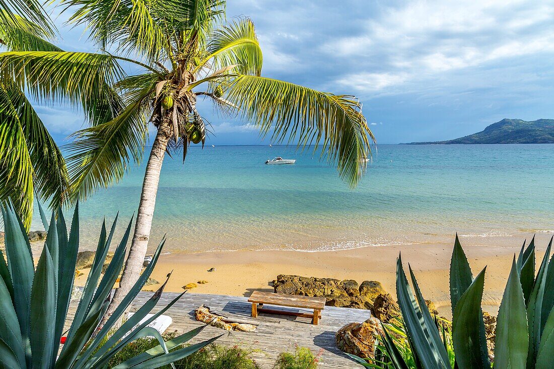 Strand auf der Insel Nosy Komba, Nordwest-Madagaskar, Indischer Ozean, Afrika