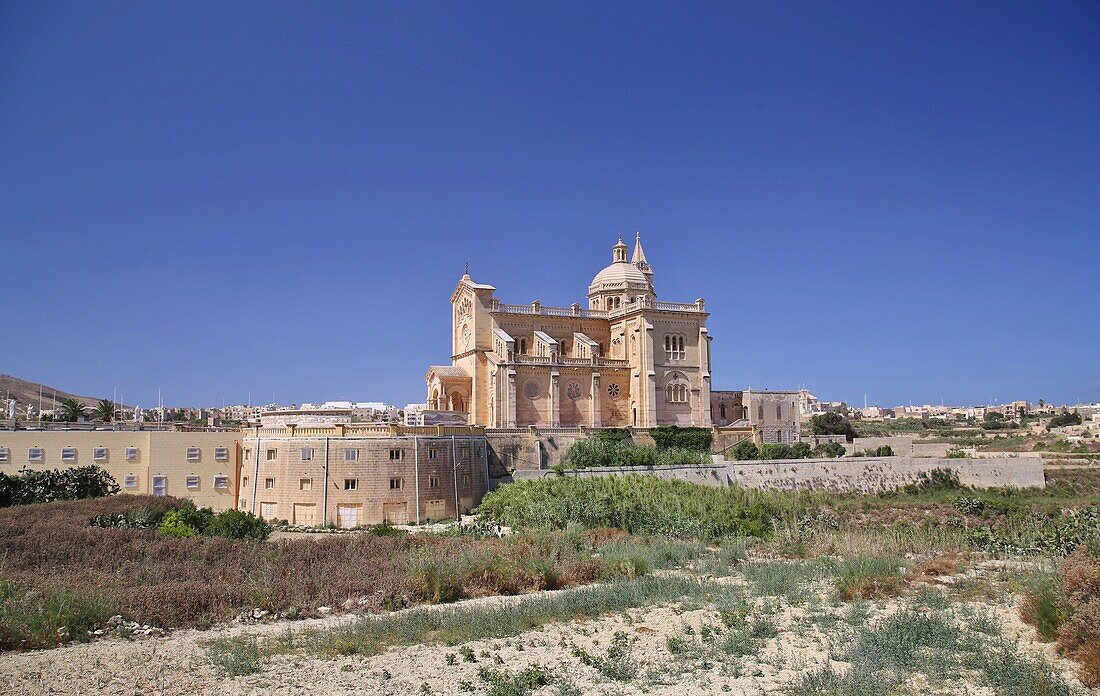 Die Basilika des Nationalheiligtums der Seligen Jungfrau von Ta' Pinu in Gharb auf Gozo, Republik Malta, Mittelmeer, Europa