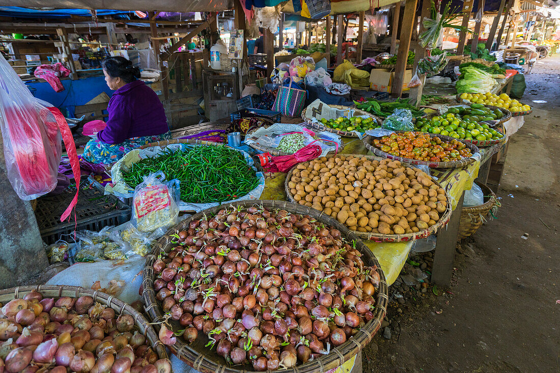 Gemüse auf dem Markt, Hsipaw, Shan-Staat, Myanmar (Birma), Asien