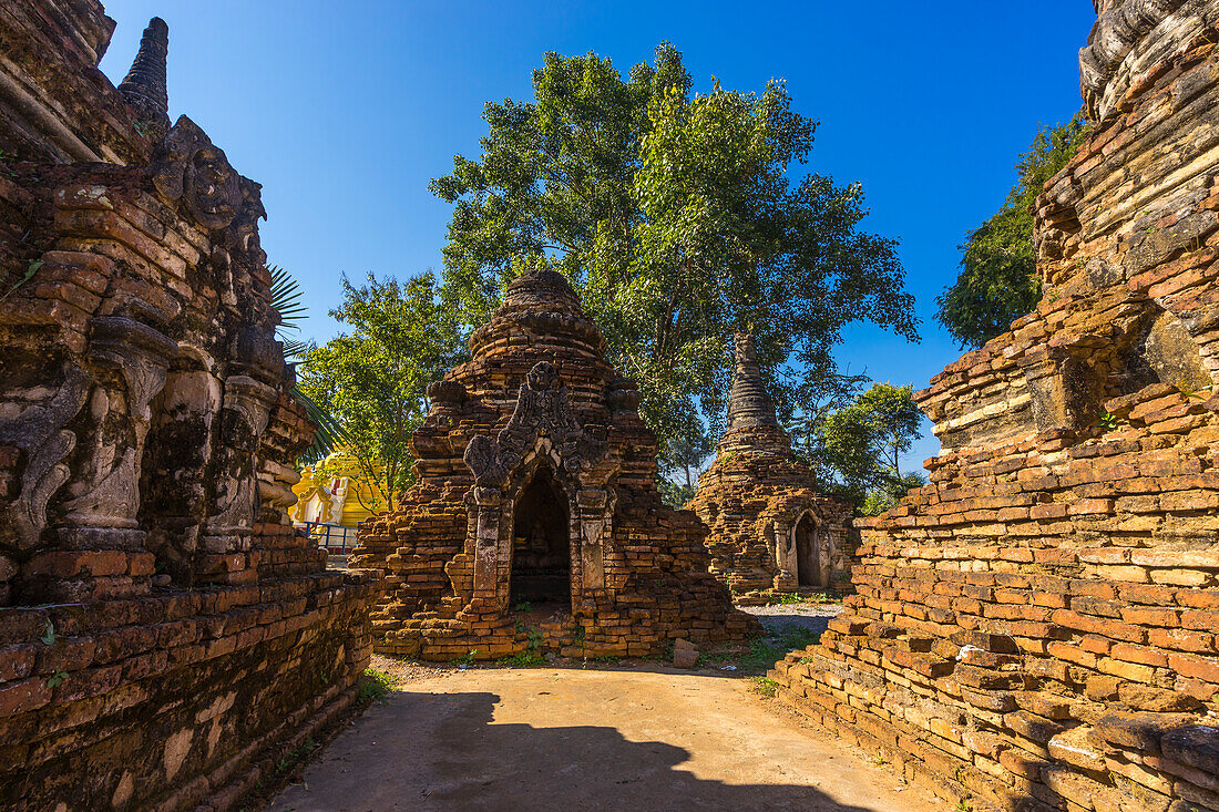 Pagoda ruins at Maha Nanda Kantha Monastery, Hsipaw, Shan State, Myanmar (Burma), Asia