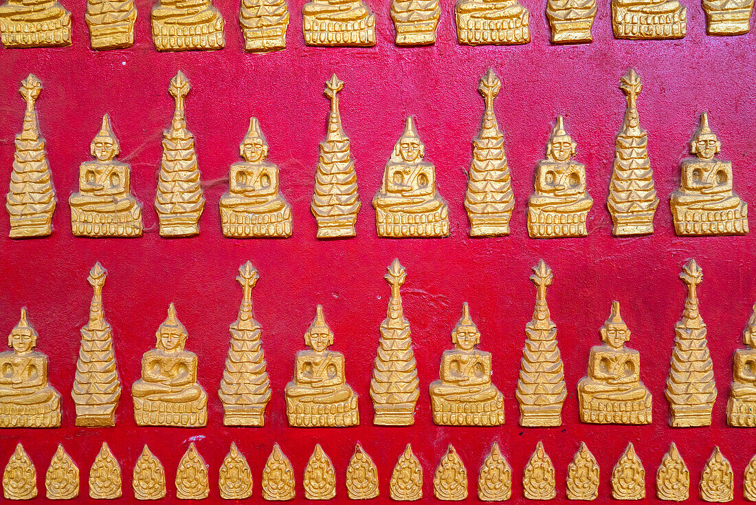 Buddha-Statuen im Kloster Ko Yin Lay, in der Nähe von Kengtung, Shan-Staat, Myanmar (Birma), Asien