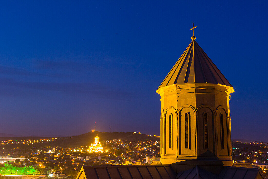 Detail des Turms der orthodoxen Kirche des Heiligen Nikolaus in der Festung Narikala, Tiflis, Georgien, Zentralasien, Asien