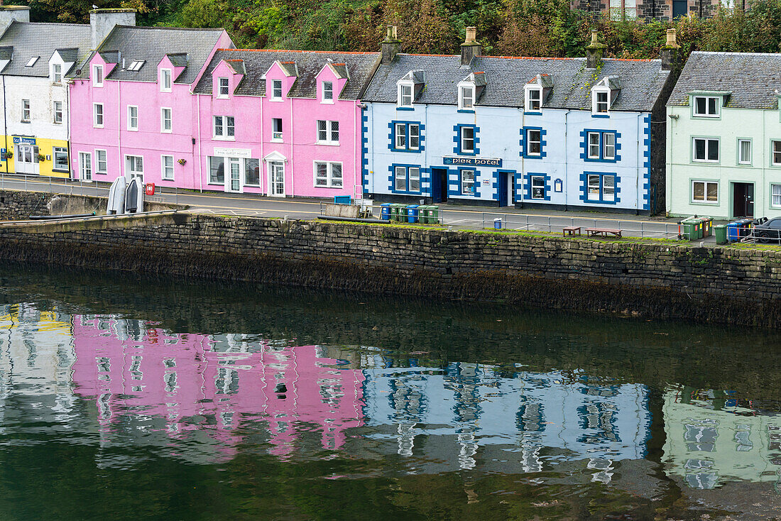 Bunte Häuser, Hafen von Portree, Portree, Isle of Skye, Innere Hebriden, Schottland, Vereinigtes Königreich, Europa