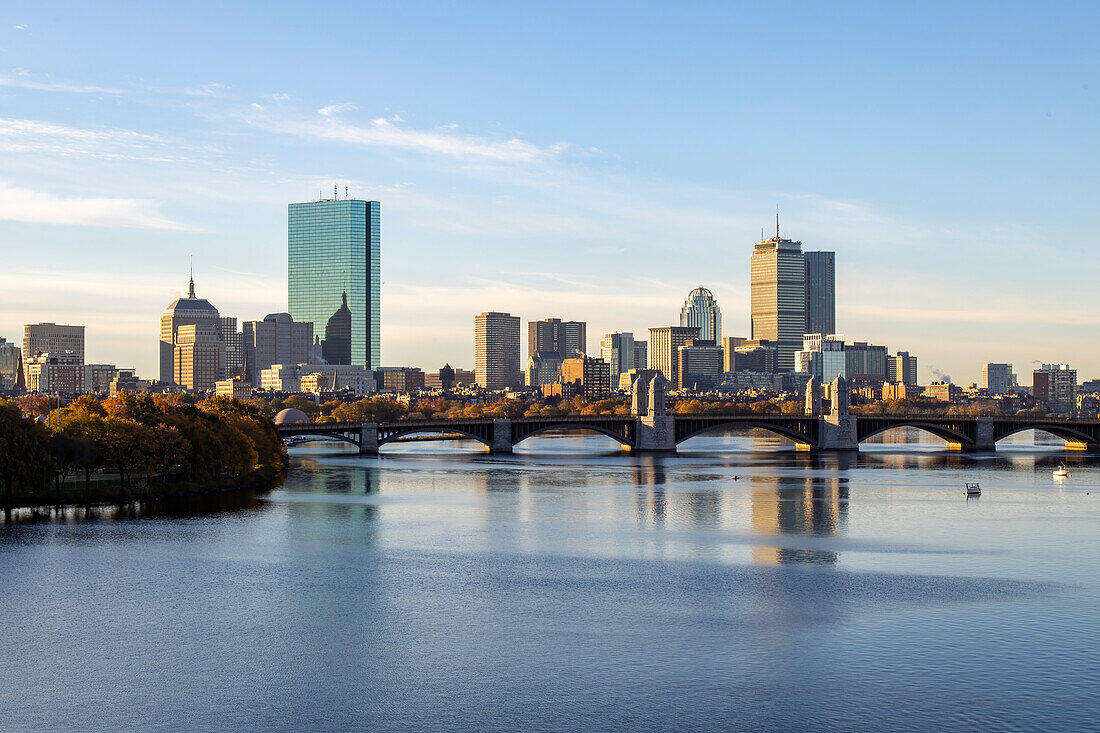 Boston Skyline mit Longfellow Bridge, Boston, Massachusetts, Neuengland, Vereinigte Staaten von Amerika, Nordamerika