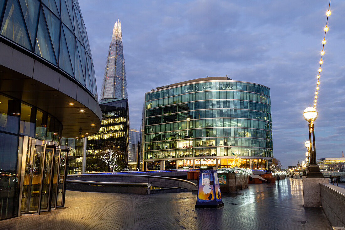 The Queens Walk at dawn with The Shard in view, London, England, United Kingdom, Europe