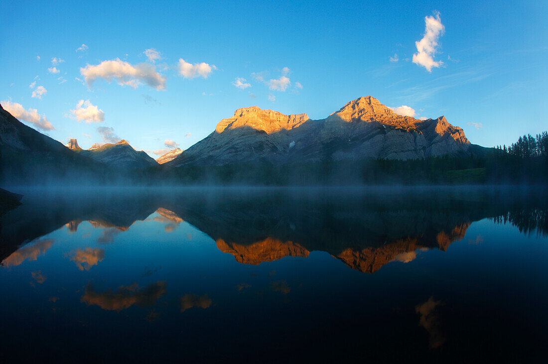 Wedge Pond, Kananaskis Country, Alberta, Rocky Mountains, Canada, North America