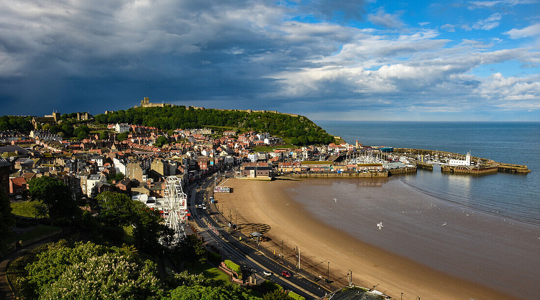 Scarborough, South Bay und Hafen, Yorkshire, England, Vereinigtes Königreich, Europa