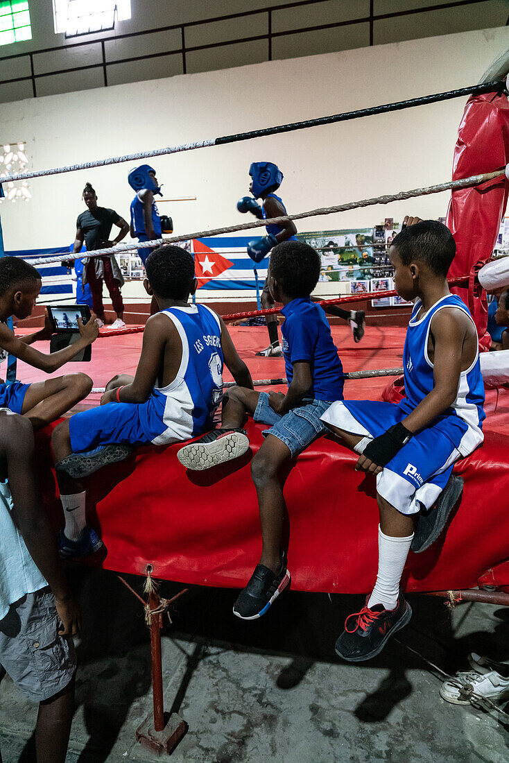 Junge Boxer im Training, Boxing Academy Trejo, Havanna, Kuba, Westindien, Karibik, Mittelamerika