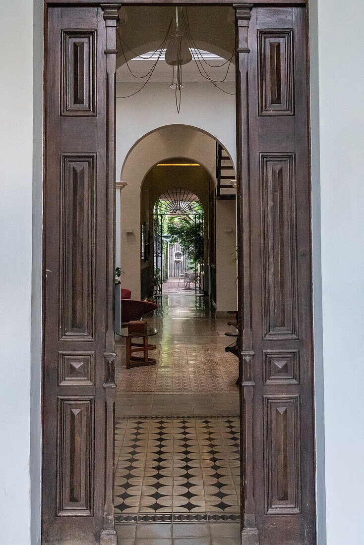 Entrance to old Spanish-style mansion, Havana, Cuba, West Indies, Caribbean, Central America