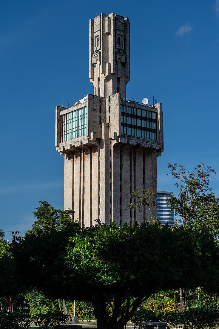Modernistisches Gebäude der russischen Botschaft, Miramar, Havanna, Kuba, Westindische Inseln, Karibik, Mittelamerika