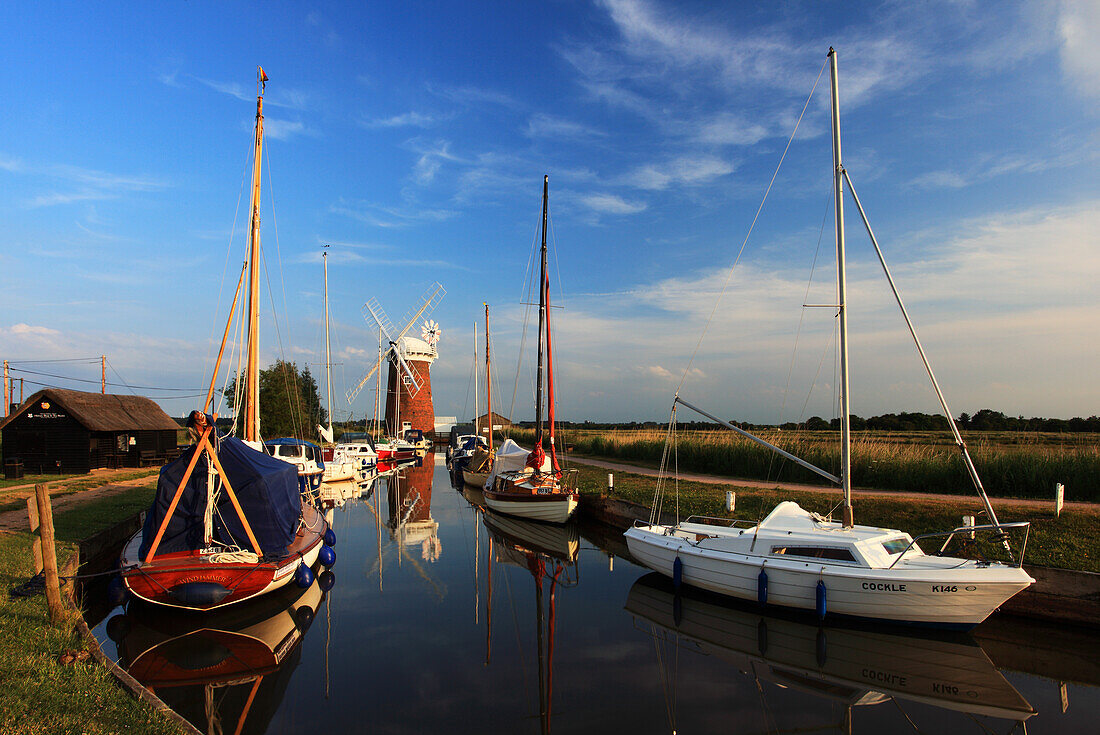 Sommerabend, Horsey Mill, Norfolk Broads, Norfolk, England, Vereinigtes Königreich, Europa