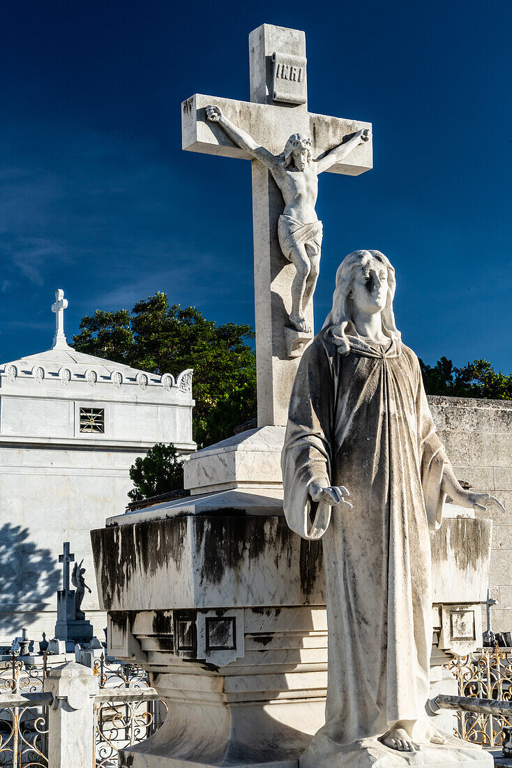 City of the Dead, Colon Cemetery, Vedado, Havana, Cuba, West Indies, Caribbean, Central America