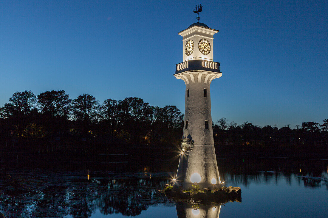 Roath Park Lighthouse, Cardiff, Südwales, Wales, Vereinigtes Königreich, Europa