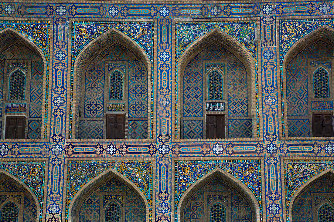 Außenräume, Tilla-Kari-Madrassa, fertiggestellt 1660, Registan-Platz, UNESCO-Welterbe, Samarkand, Usbekistan, Zentralasien, Asien