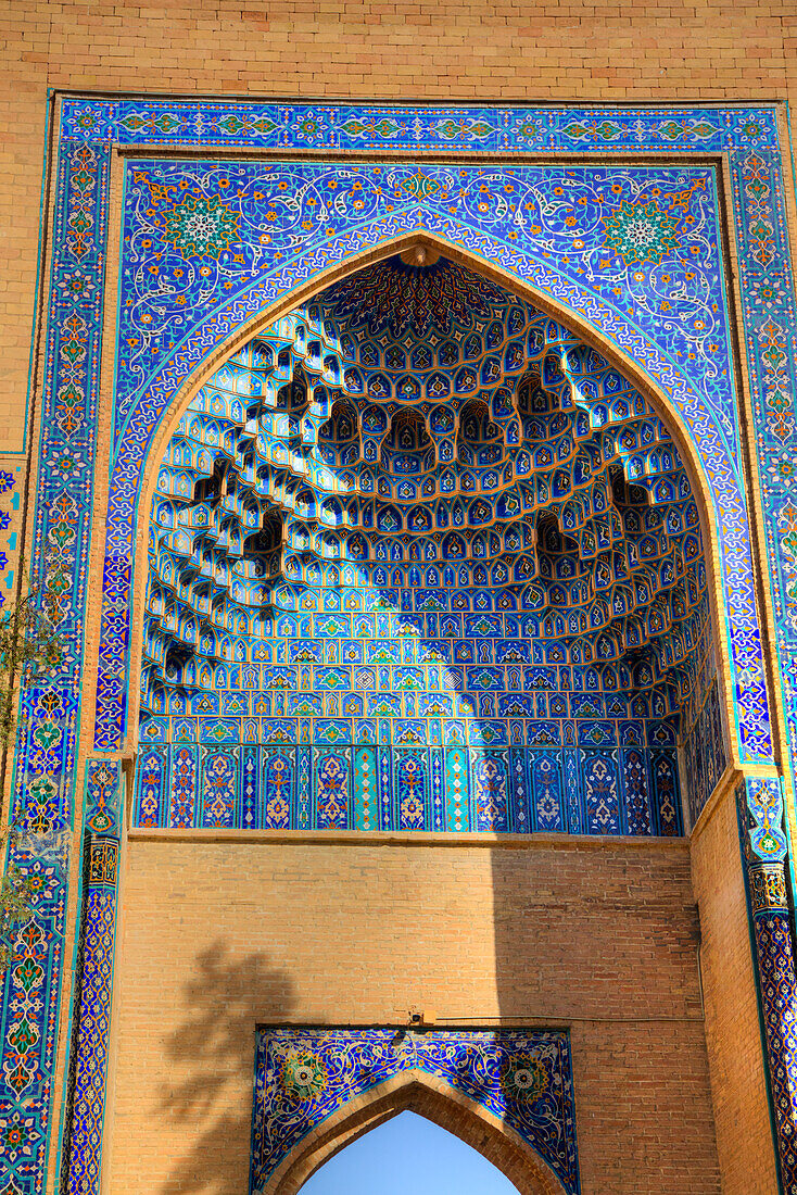 Eingang, Muqarnas (Wabengewölbe), Gur-E-Amir-Mausoleum, erbaut 1403, Begräbnisstätte von Amir Temir, UNESCO-Welterbe, Samarkand, Usbekistan, Zentralasien, Asien