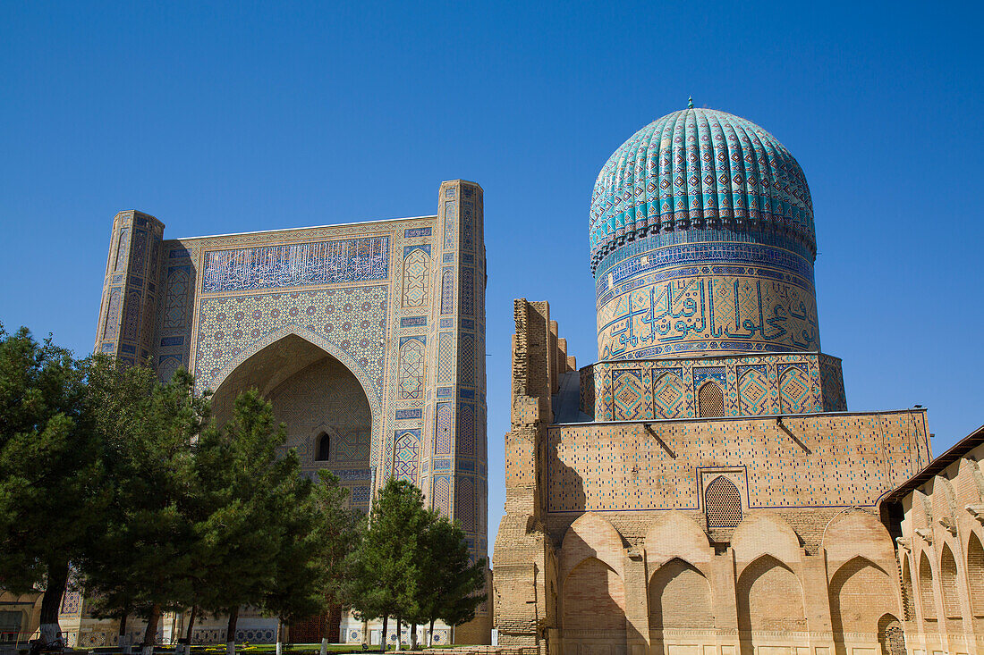 Bibi Khanym Mosque, built 1399-1405, UNESCO World Heritage Site, Samarkand, Uzbekistan, Central Asia, Asia