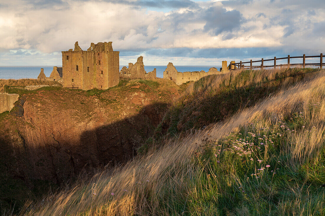 Dunnottar Castle perched on a cliff top promontory south of Stonehaven, Aberdeenshire, Scotland, United Kingdom, Europe
