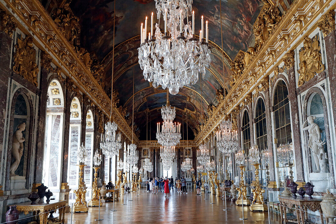 Palace of Versailles interior, Galerie des Glaces (Hall of Mirrors), UNESCO World Heritage Site, Versailles, Yvelines, France, Europe